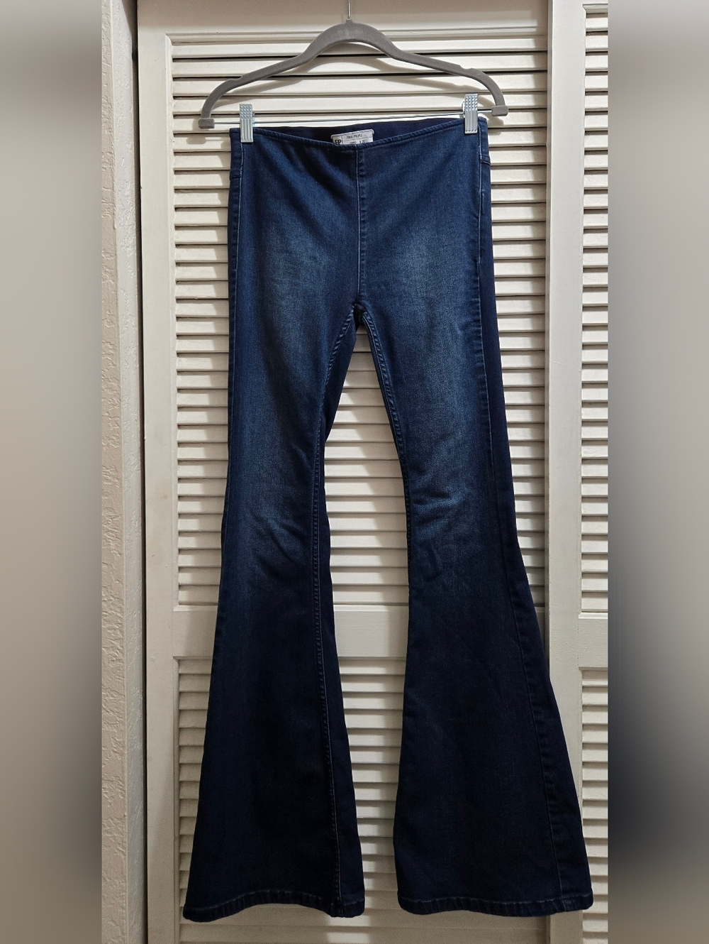 Free People Flare Jeans W26 Dark Wash High Rise Bell Bottom